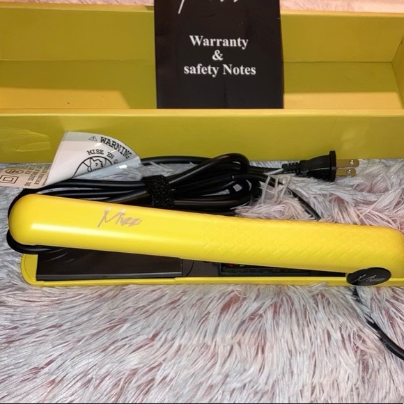 Other - Hair straightener